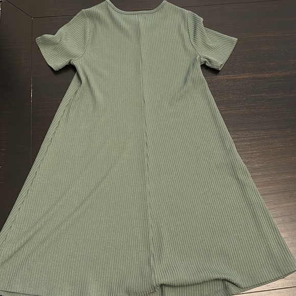 Free Assembly Dress - Picture 3 of 3